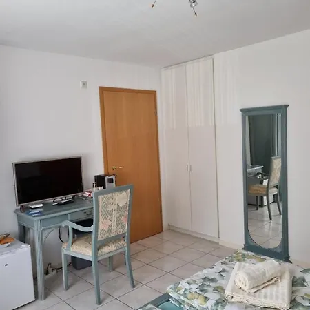 Pensjonat A U R O R A Climatizzata Tra Locarno, Lugano E Bellinzona A 1 Minuto Ffs *
